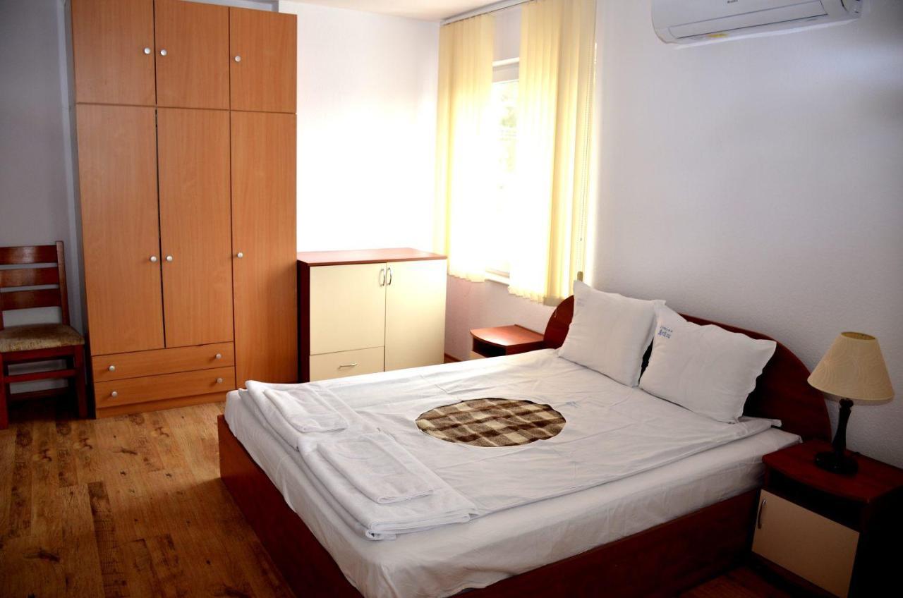 Family Hotel Daisy Borino Kültér fotó
