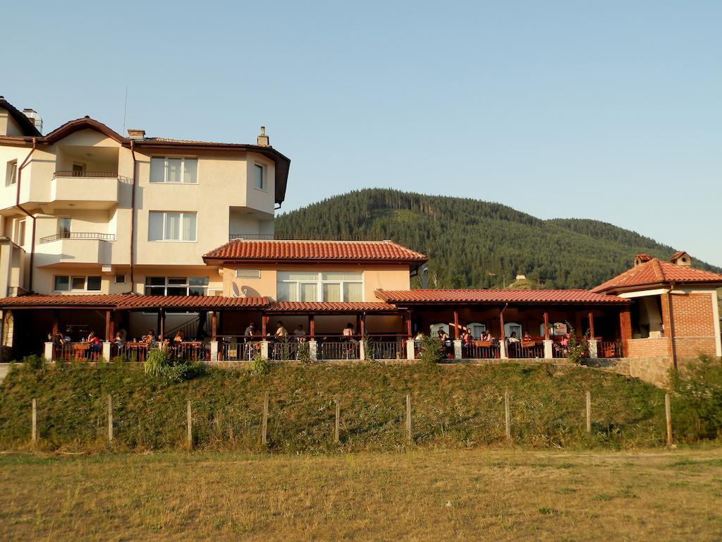 Family Hotel Daisy Borino Kültér fotó